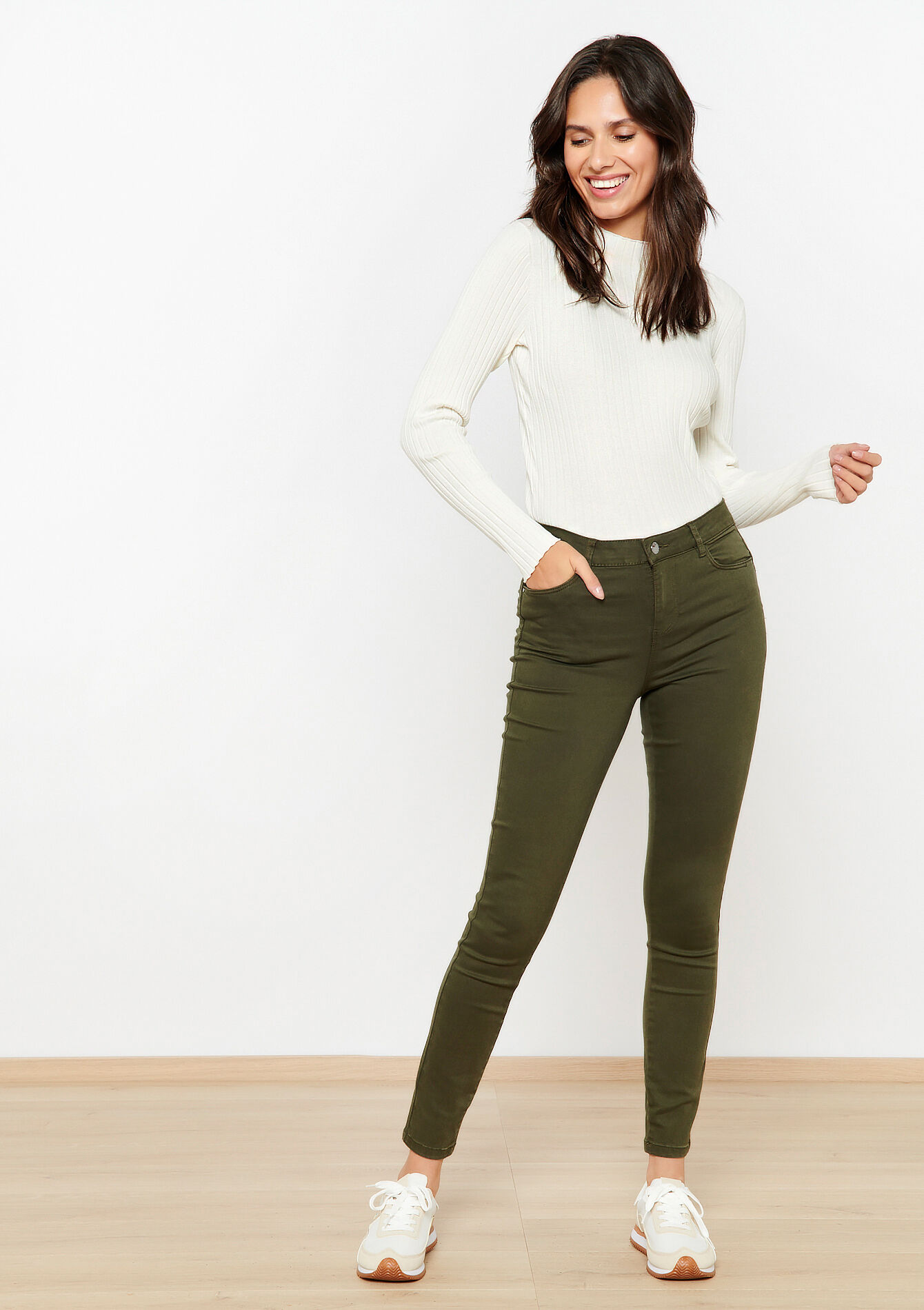 Skinny trousers with push-up, , back