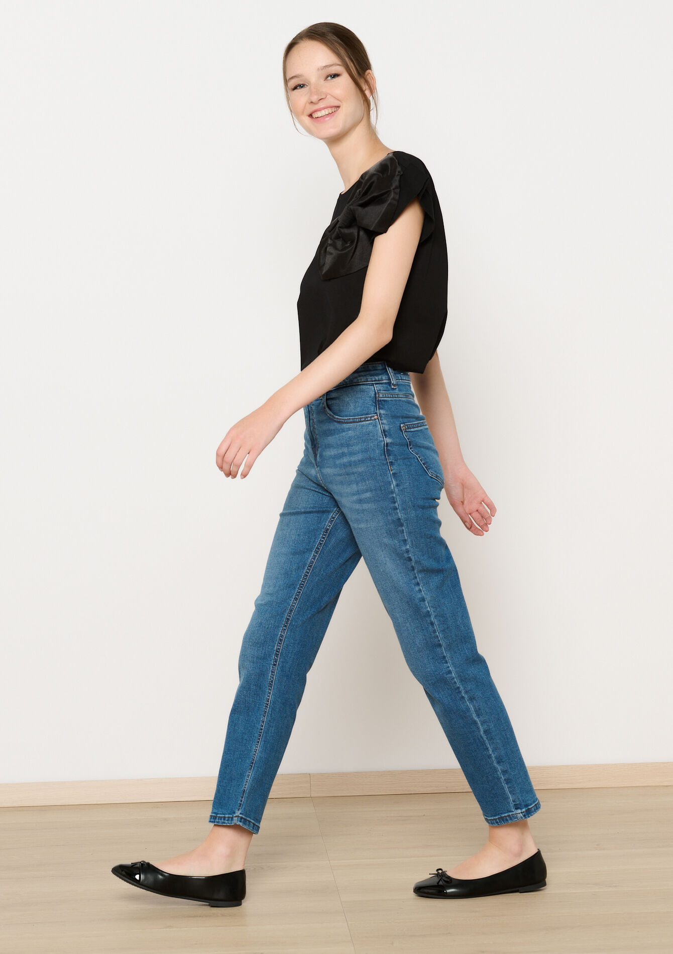 Straight leg jeans with high waist, , back