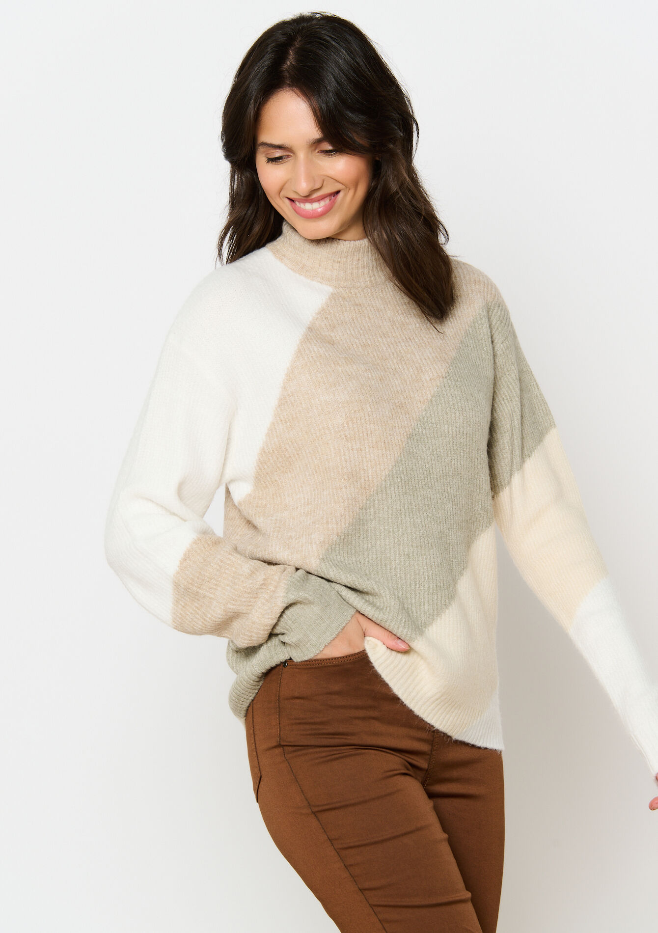 Pullover with colourblock, , hi-res