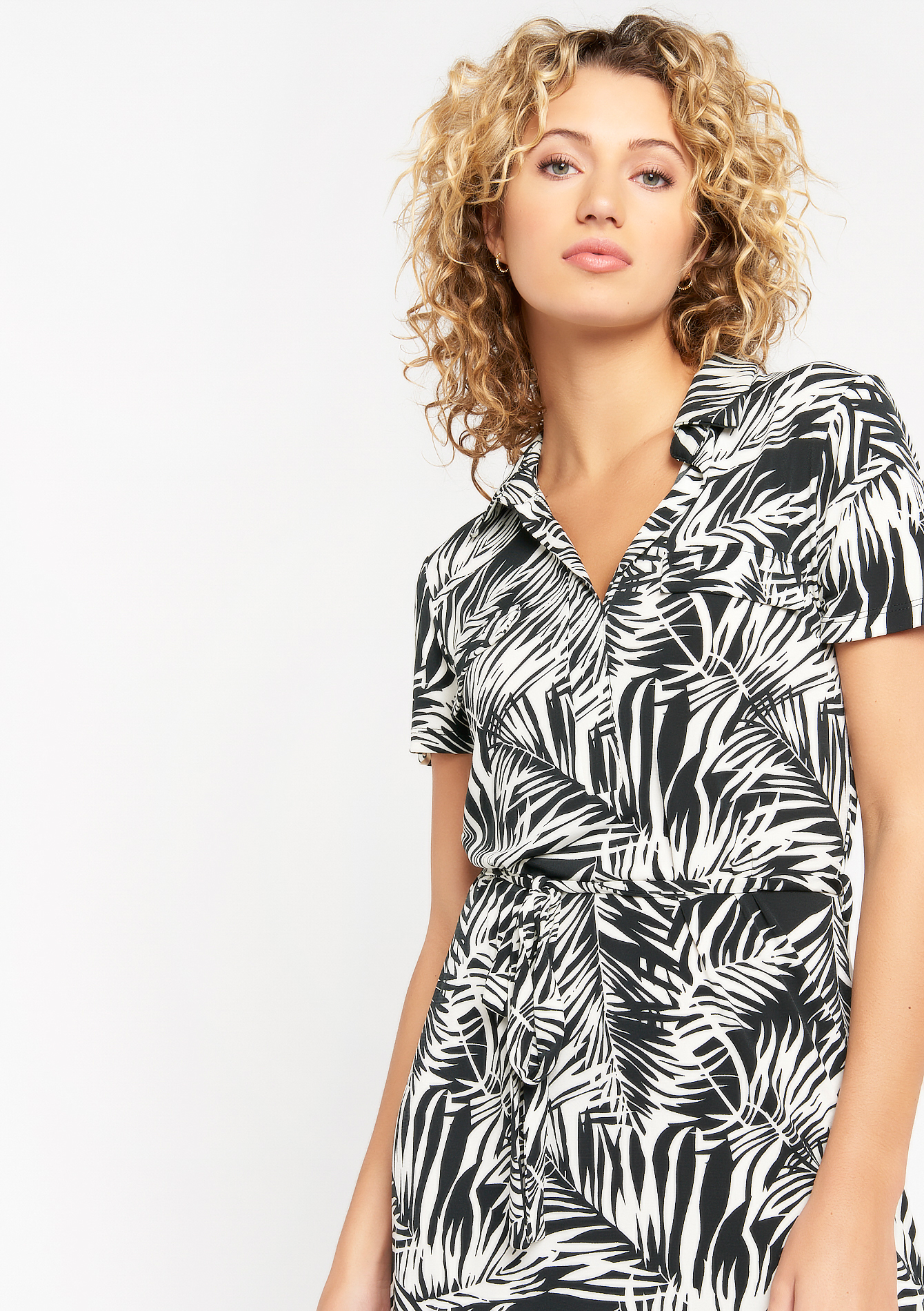 Midi jurk met tropishce print - LolaLiza