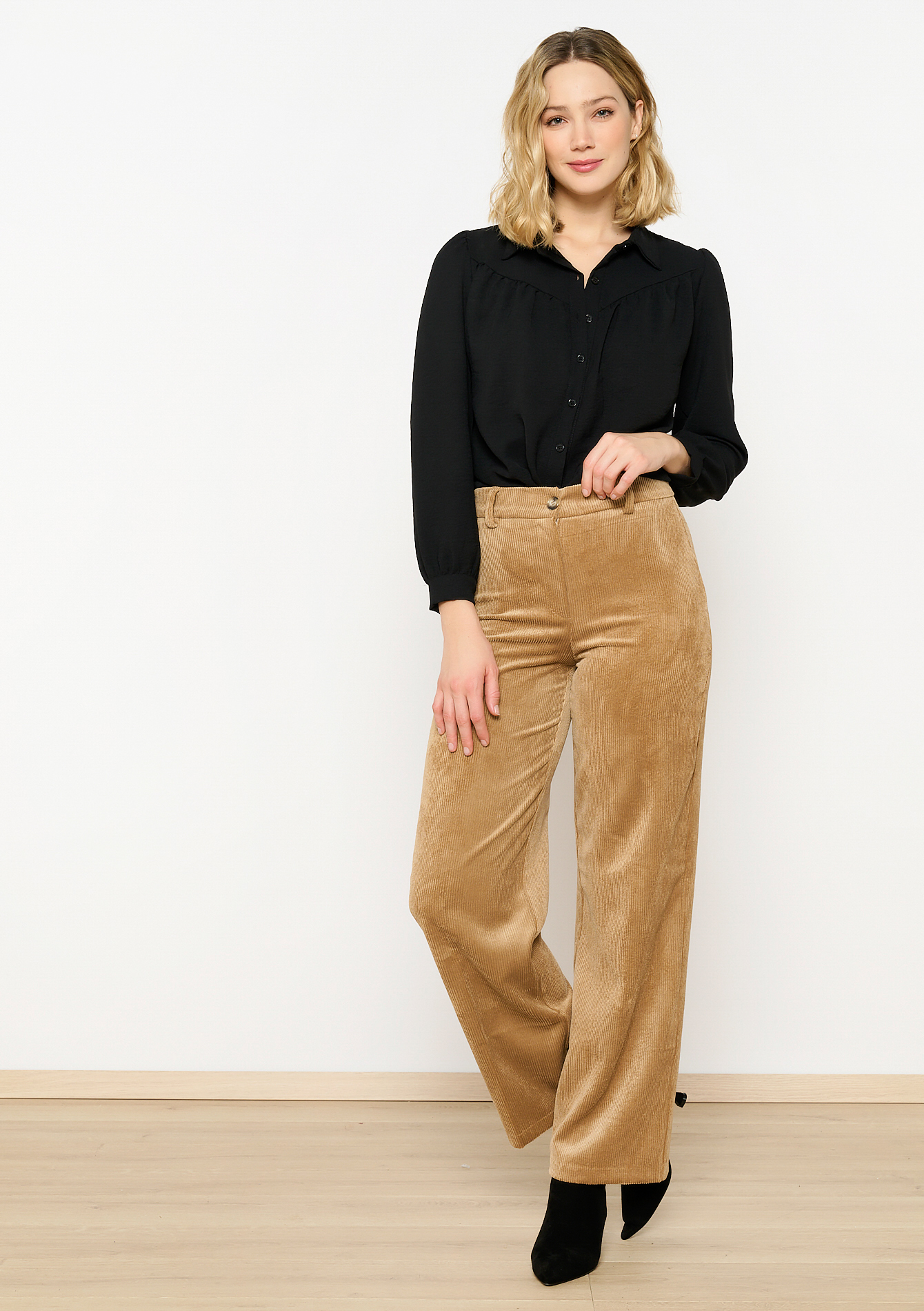 High-waisted corduroy trousers - beige