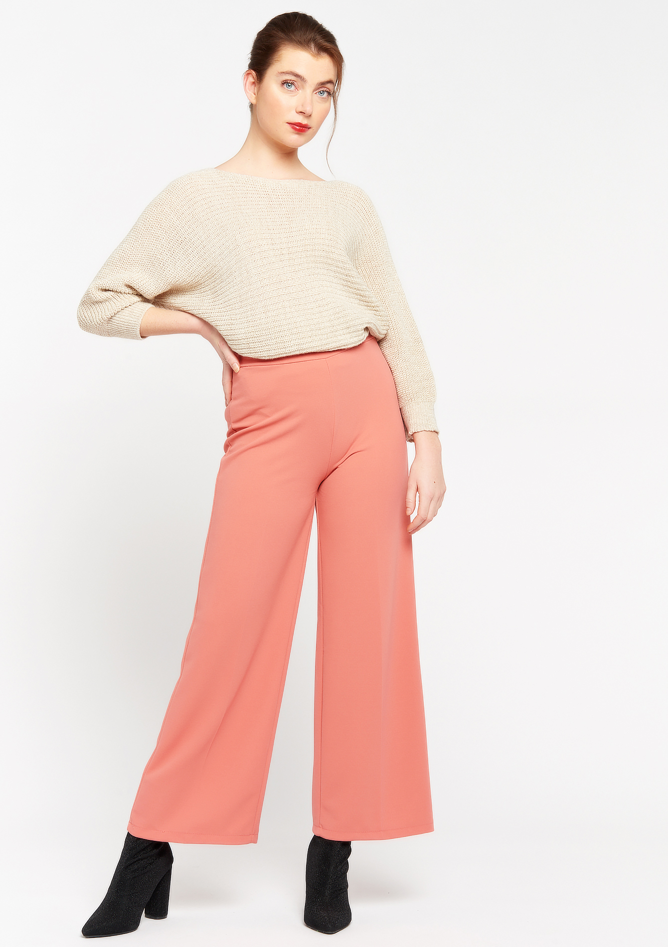 Loose-fitting basic design trousers - LolaLiza